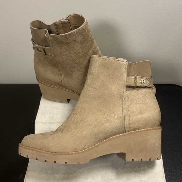 Gianni Bernini Women's Tan Ankle Boots, size 11M, NWOT - Picture 6 of 12